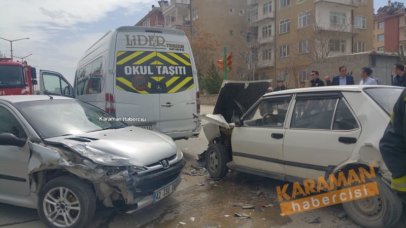 Kırmızı Işıkta Zincirleme Trafik Kazası 6