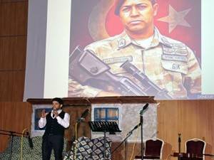 Çanakkale Zaferi Şiir Ve Tiyatro İle Anıldı