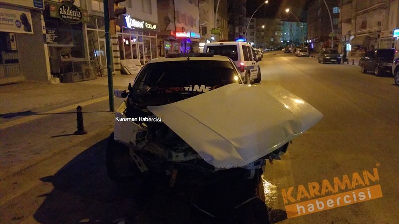 Trafik Magandası Emniyet Otosuna Çarptı 2