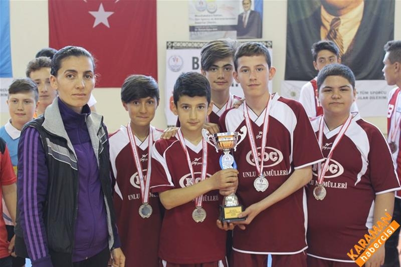 Okullar Arası Badminton İl Birinciliği Müsabakaları Sona Erdi 12