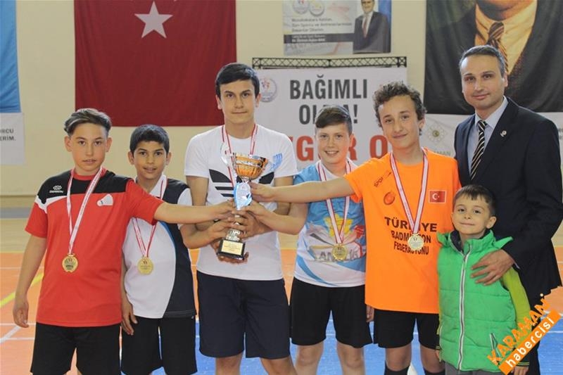 Okullar Arası Badminton İl Birinciliği Müsabakaları Sona Erdi 6