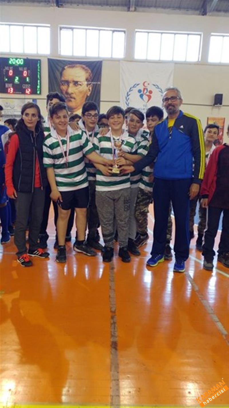Okullar Arası Hentbol Müsabakaları Sona Erdi 10