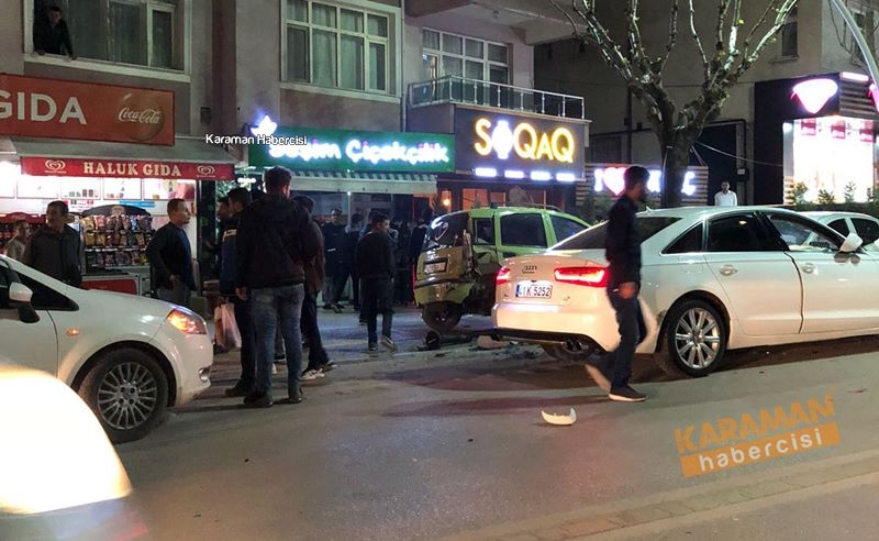 Karaman’ın en işlek caddelerinden İstasyon Caddesinde dün gece 5 araç bi 12