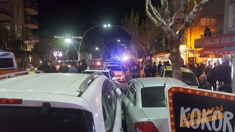 Karaman’ın en işlek caddelerinden İstasyon Caddesinde dün gece 5 araç bi 17