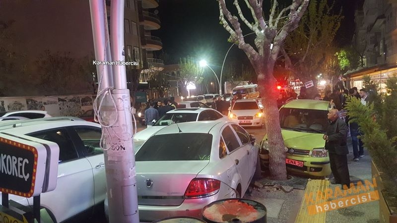 Karaman’ın en işlek caddelerinden İstasyon Caddesinde dün gece 5 araç bi 18