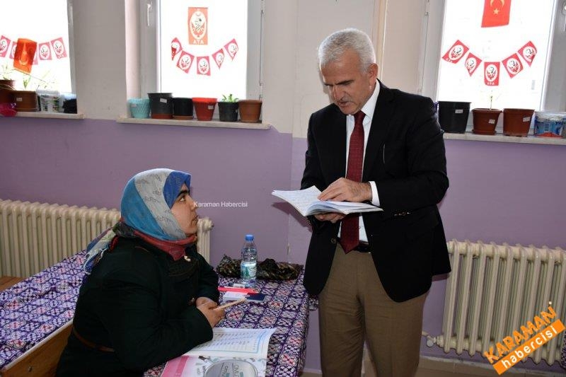 Okuma Yazma Öğrenen Teyzelere Sürpriz Ziyaret 3