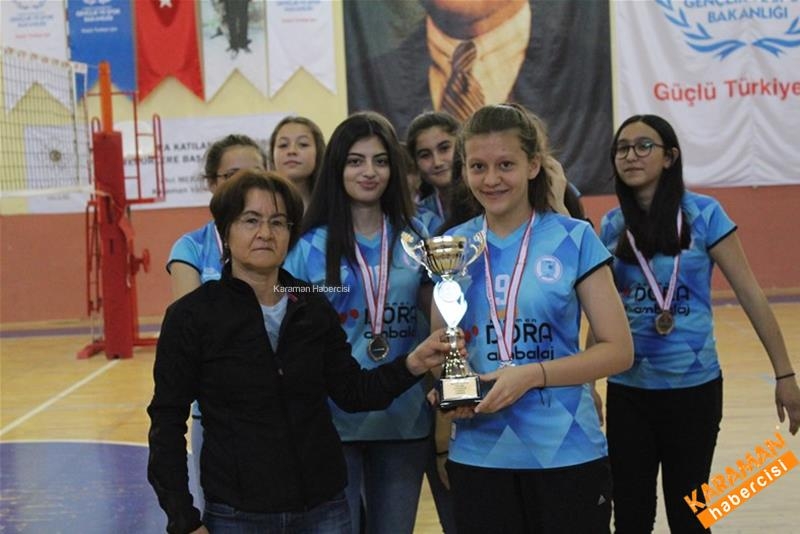 Kulüpler Arası Voleybol Müsabakaları Sona Erdi 4