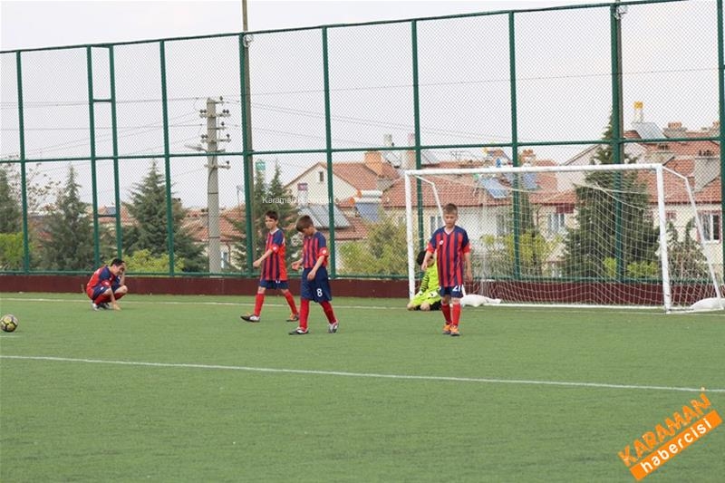 Okullar Arası Küçükler Futbol Grup Müsabakaları Karaman'da Başladı 8