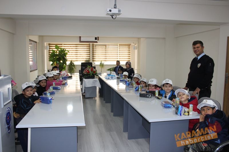 Emniyet Müdüründen Minikler Aracılığıyla Mesaj 2