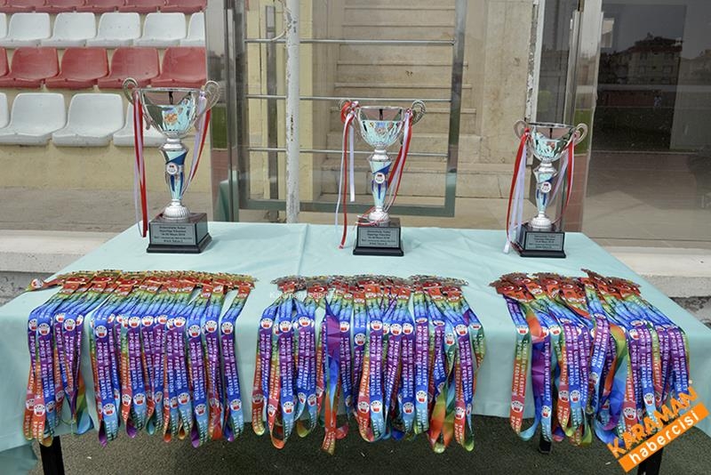 Üniversiteler Arası Futbol Müsabakaları Sona Erdi 10