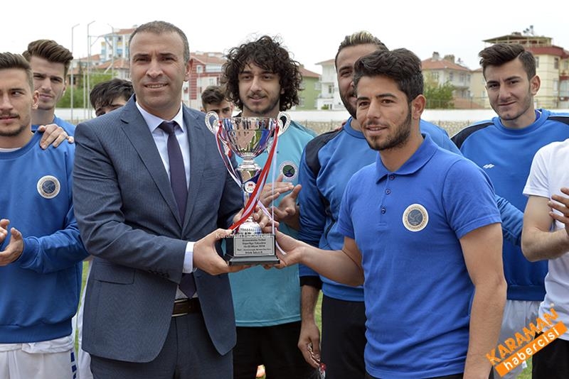 Üniversiteler Arası Futbol Müsabakaları Sona Erdi 11