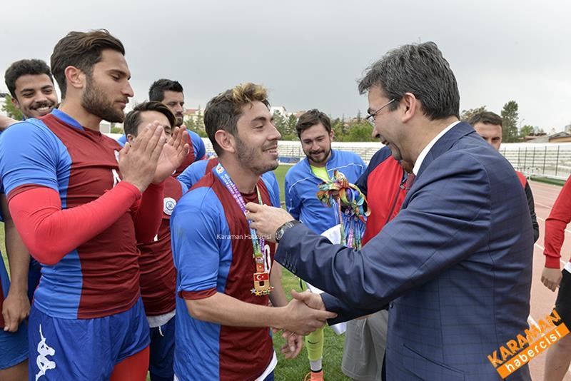Üniversiteler Arası Futbol Müsabakaları Sona Erdi 12