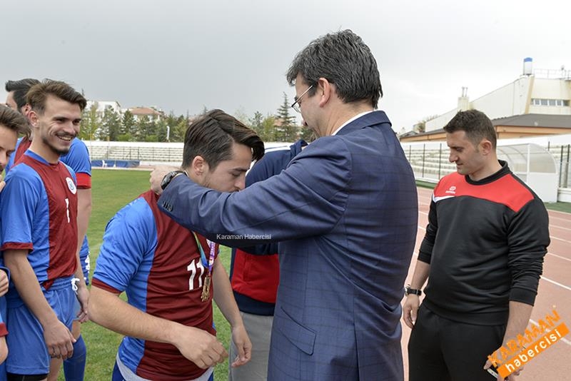 Üniversiteler Arası Futbol Müsabakaları Sona Erdi 14