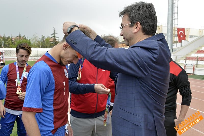 Üniversiteler Arası Futbol Müsabakaları Sona Erdi 15