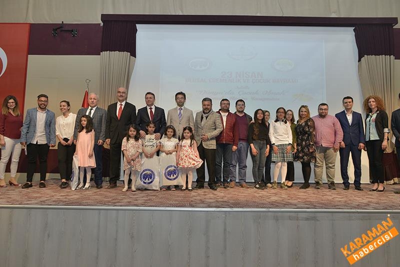 23 Nisan'da Çocuklar Duygularını Resimlere Yansıttı 24