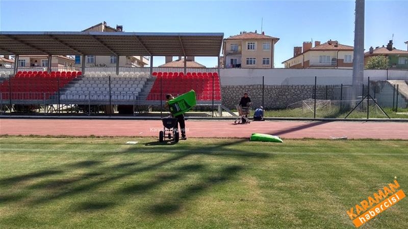 Kemal Kaynaş Stadyumu'nun Çimleri Bakıma Alındı 10