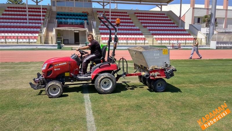 Kemal Kaynaş Stadyumu'nun Çimleri Bakıma Alındı 12