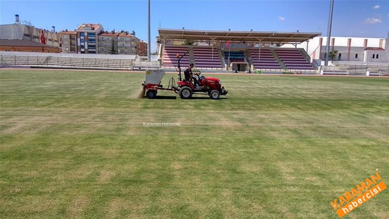 Kemal Kaynaş Stadyumu'nun Çimleri Bakıma Alındı 16
