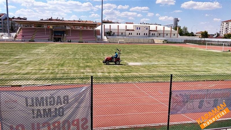 Kemal Kaynaş Stadyumu'nun Çimleri Bakıma Alındı 20