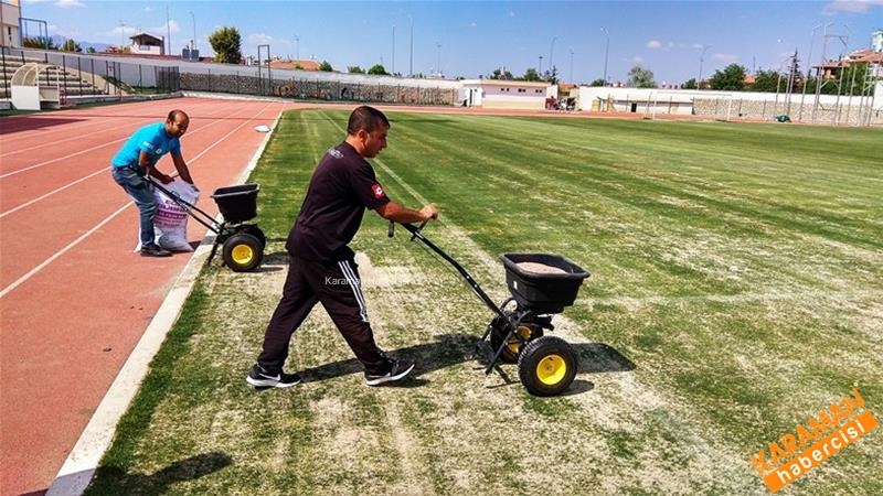 Kemal Kaynaş Stadyumu'nun Çimleri Bakıma Alındı 26