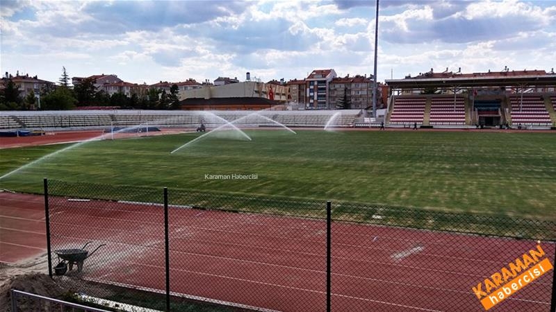 Kemal Kaynaş Stadyumu'nun Çimleri Bakıma Alındı 30