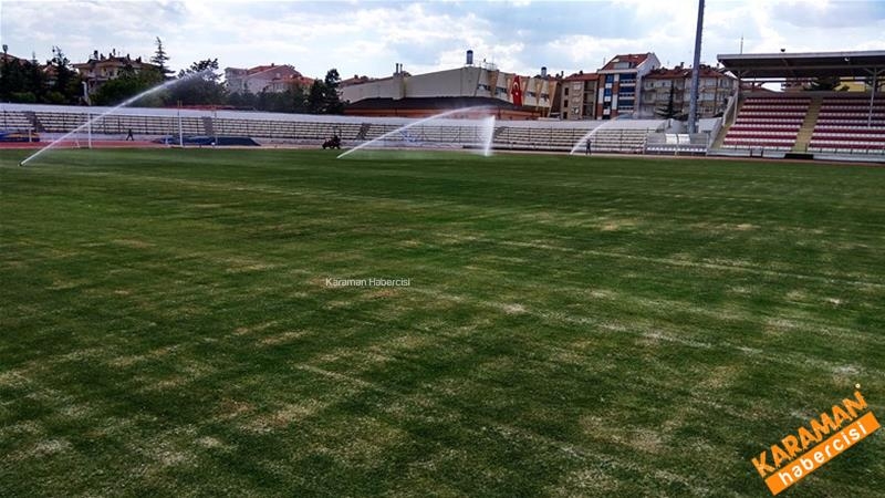 Kemal Kaynaş Stadyumu'nun Çimleri Bakıma Alındı 31
