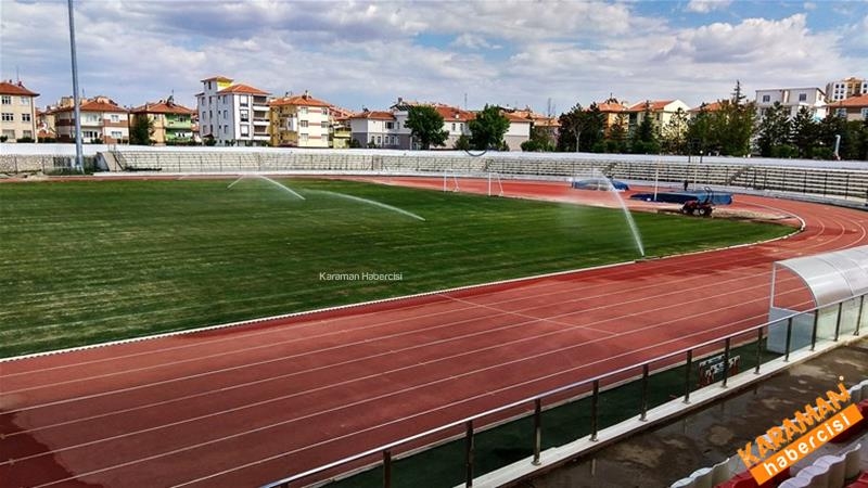 Kemal Kaynaş Stadyumu'nun Çimleri Bakıma Alındı 32