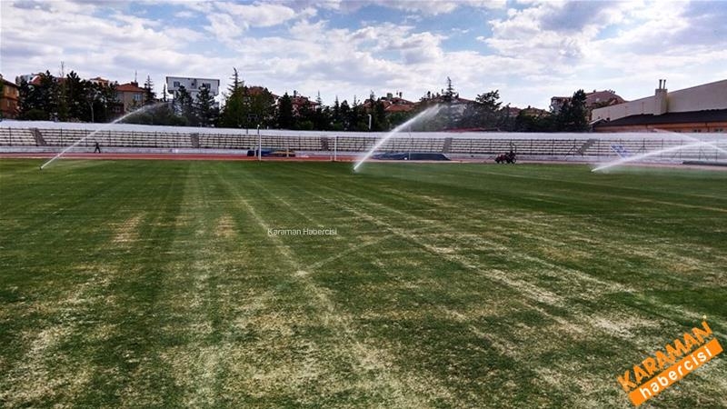 Kemal Kaynaş Stadyumu'nun Çimleri Bakıma Alındı 33