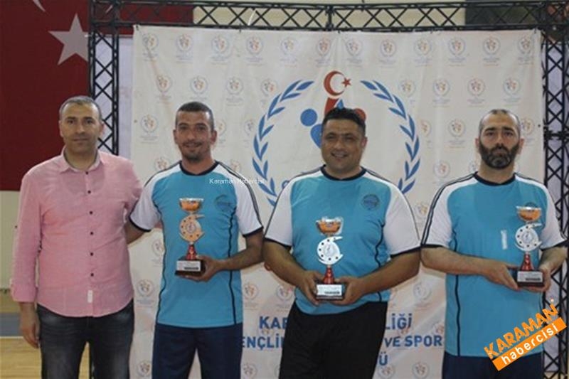 Oturarak Voleybol’da Süper Lig’e Yükselen Takımlar Belli Oldu 15