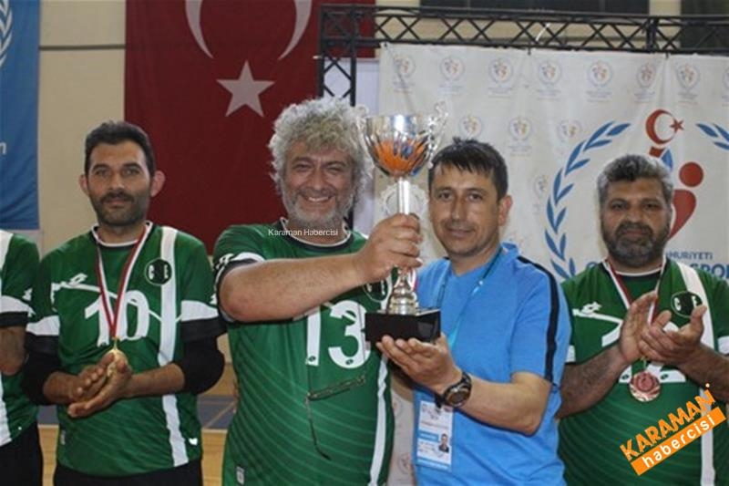Oturarak Voleybol’da Süper Lig’e Yükselen Takımlar Belli Oldu 19