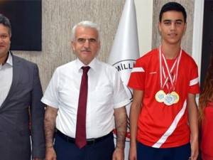 Engel Tanımayan Salim İmren’den 2 Altın 1 Gümüş Madalya