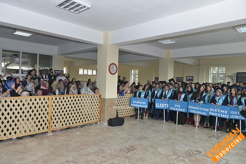 Ermenek Meslek Yüksekokulunda Mezuniyet Coşkusu 38