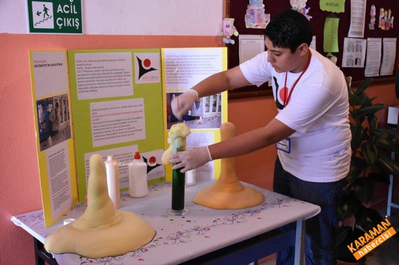 Öğrenciler TÜBİTAK Projelerini Sergiledi 37