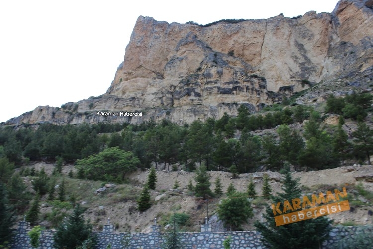 Ermenek'te Düşen Kaya Parçaları Korkutuyor 8