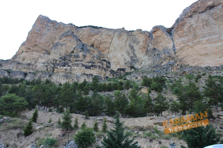 Ermenek'te Düşen Kaya Parçaları Korkutuyor 9