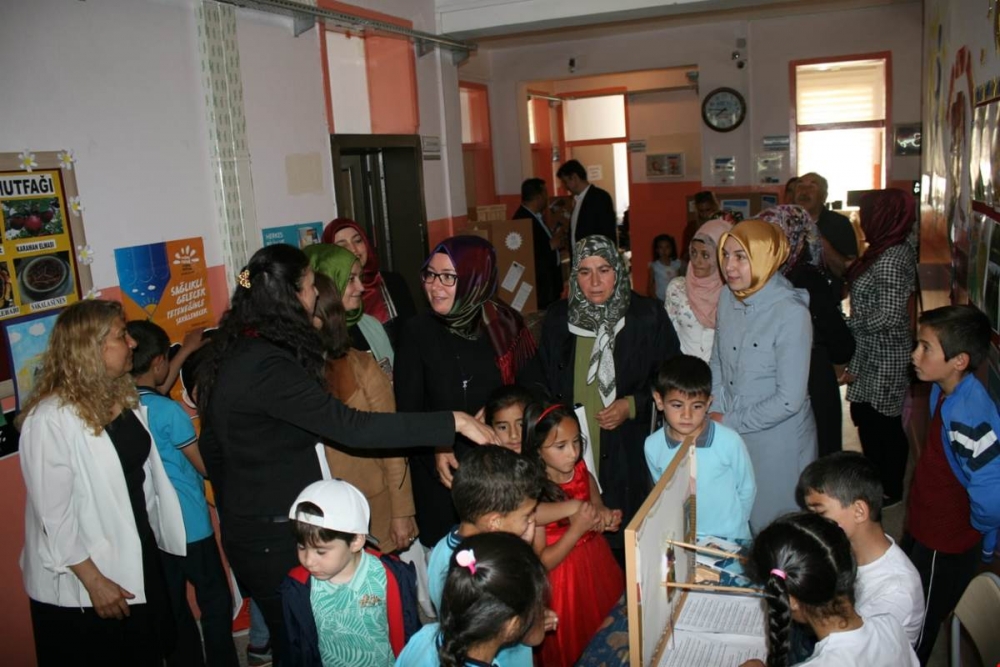 Okuma Yazma Kursunu Bitiren Kursiyerlere Belgeleri Verildi 2