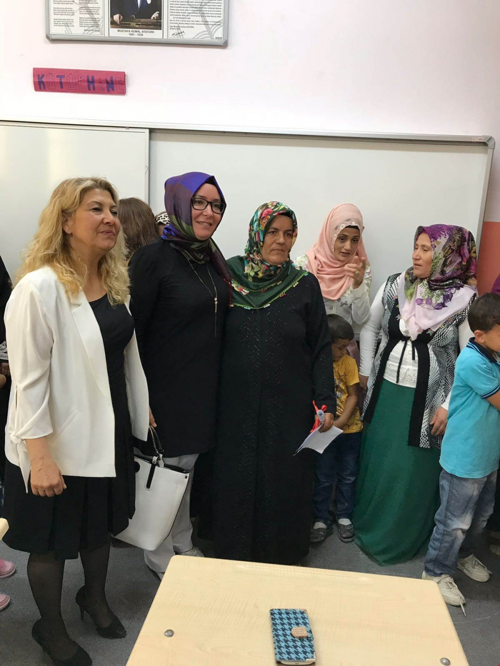 Okuma Yazma Kursunu Bitiren Kursiyerlere Belgeleri Verildi 5