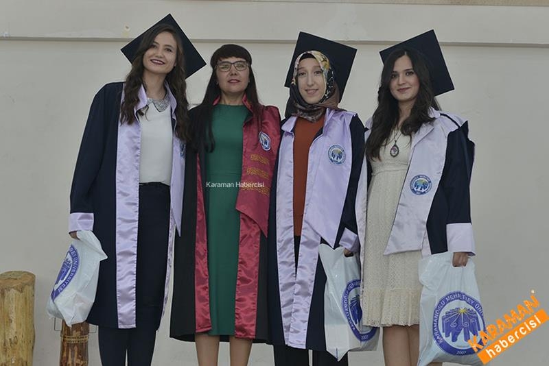 Sağlık Hizmetleri ve Sosyal Bilimler MYO'da Mezuniyet Heyecanı 10