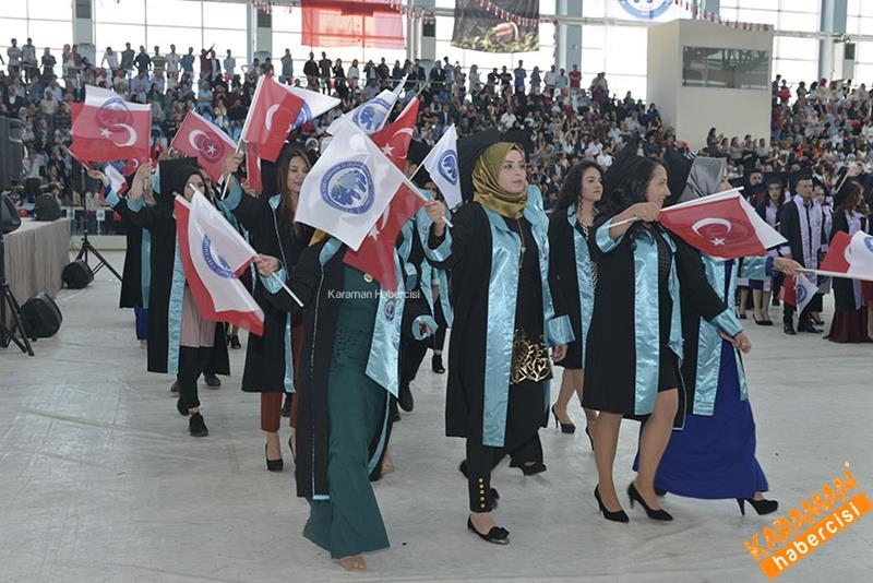 Sağlık Hizmetleri ve Sosyal Bilimler MYO'da Mezuniyet Heyecanı 17