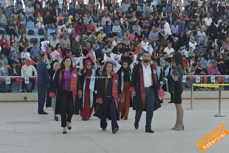 Sağlık Hizmetleri ve Sosyal Bilimler MYO'da Mezuniyet Heyecanı 19