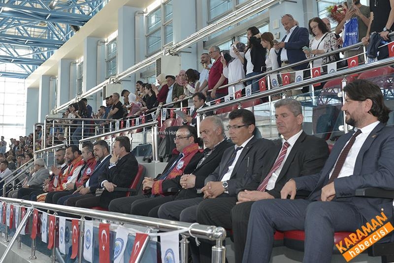 Sağlık Hizmetleri ve Sosyal Bilimler MYO'da Mezuniyet Heyecanı 20