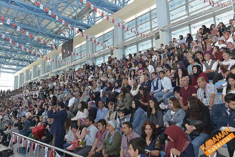 Sağlık Hizmetleri ve Sosyal Bilimler MYO'da Mezuniyet Heyecanı 23