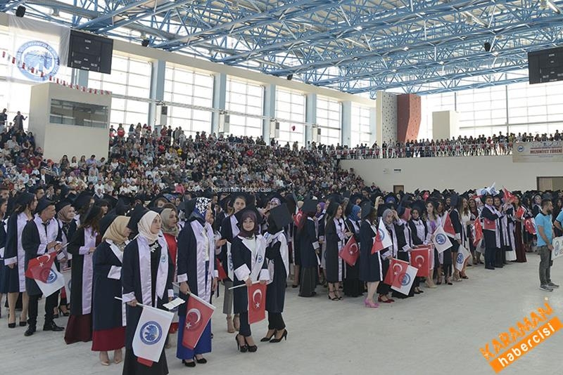 Sağlık Hizmetleri ve Sosyal Bilimler MYO'da Mezuniyet Heyecanı 24