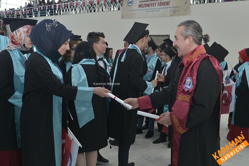 Sağlık Hizmetleri ve Sosyal Bilimler MYO'da Mezuniyet Heyecanı 30