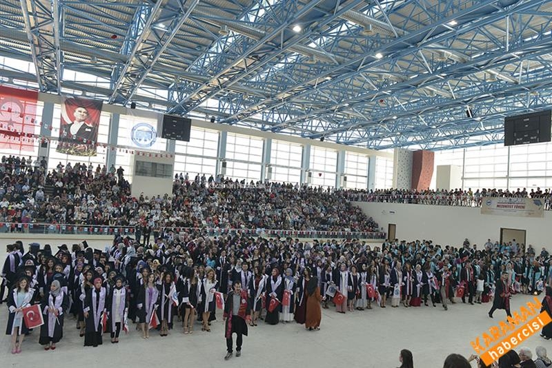 Sağlık Hizmetleri ve Sosyal Bilimler MYO'da Mezuniyet Heyecanı 33