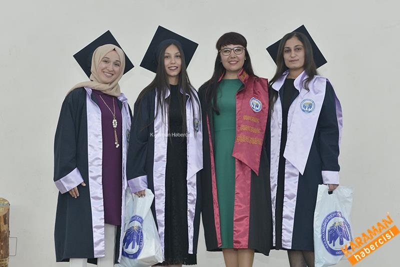 Sağlık Hizmetleri ve Sosyal Bilimler MYO'da Mezuniyet Heyecanı 7