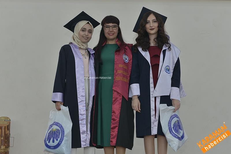 Sağlık Hizmetleri ve Sosyal Bilimler MYO'da Mezuniyet Heyecanı 9