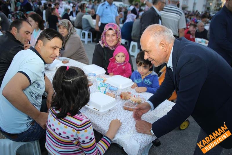 Binlerce Vatandaş Hep Birlikte İftar Açtı 13