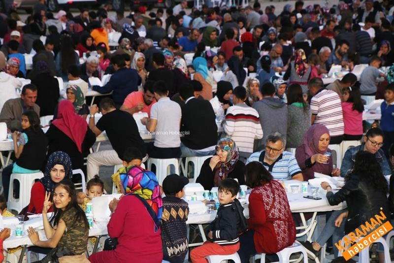 Binlerce Vatandaş Hep Birlikte İftar Açtı 14