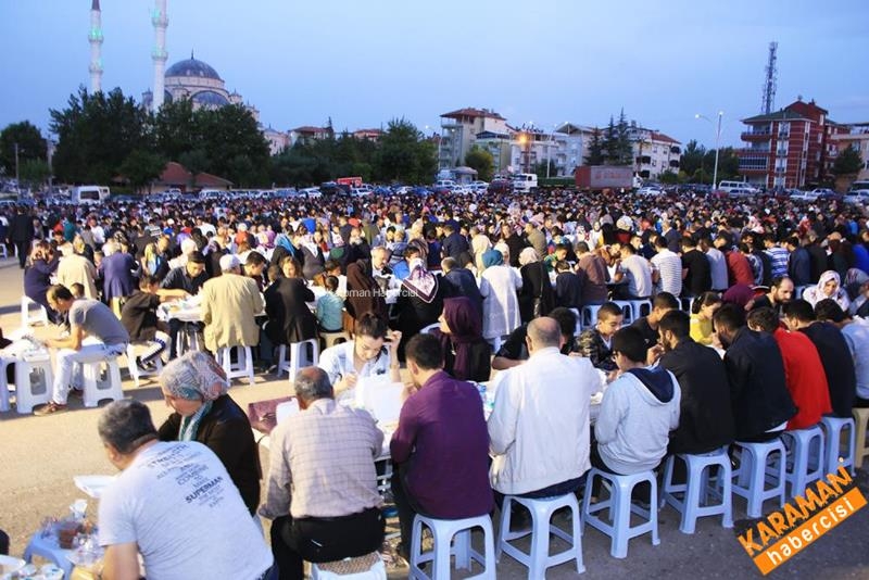 Binlerce Vatandaş Hep Birlikte İftar Açtı 15